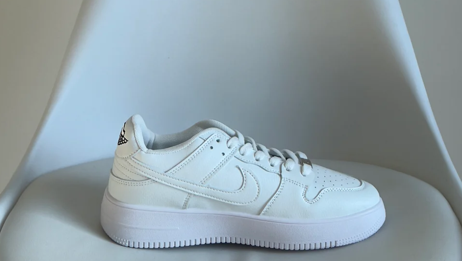 Nike Airforce Edition White Sneakers - VCO/SLPK*